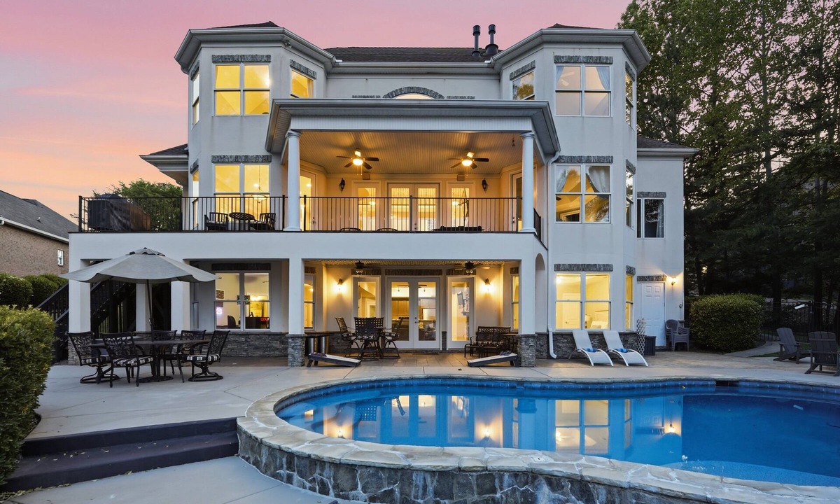 Denver House | Firefly Cove by SoCharm | Luxury home w/Pool & Hot Tub & NEW Game Room | Sleeps 16