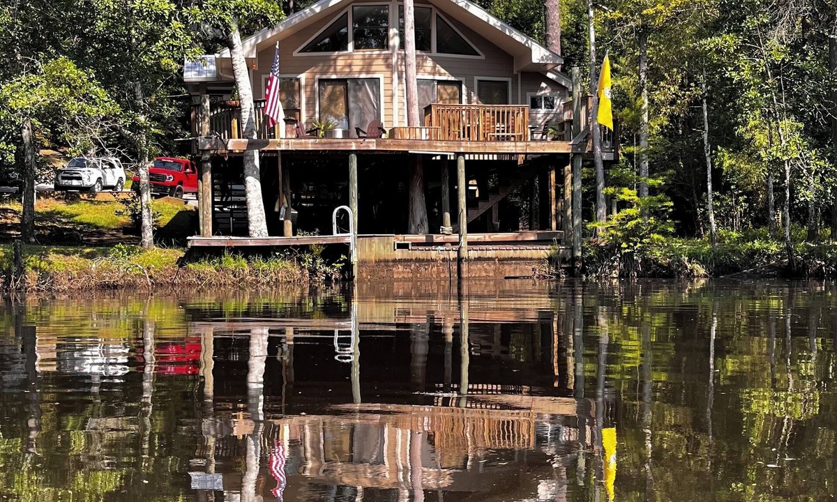 Mobile House | Fish Camp Retreat: relaxing 3-bedroom river house on Bay Minette Creek