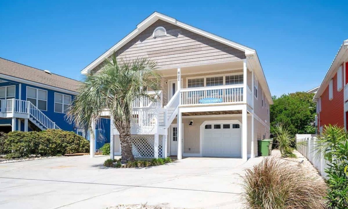 Kure Beach House | Fish N Hooks