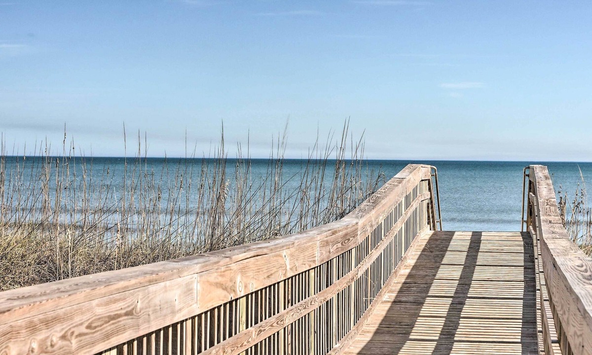 Fernandina Beach Apartment | Florida Condo w/Pool & Tennis: Walk to Beach!