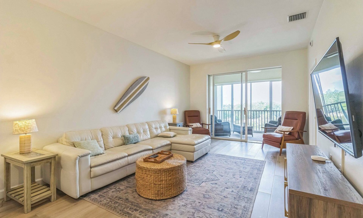 Biggar Condo | Fort Myers Condo w/Resort Pools - Near Golf!