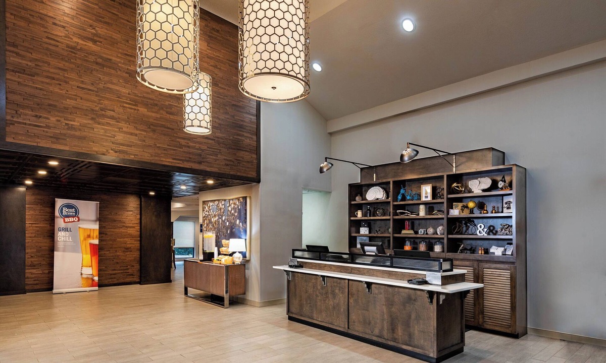 Huntersville Hotel | Four Points by Sheraton Charlotte - Lake Norman