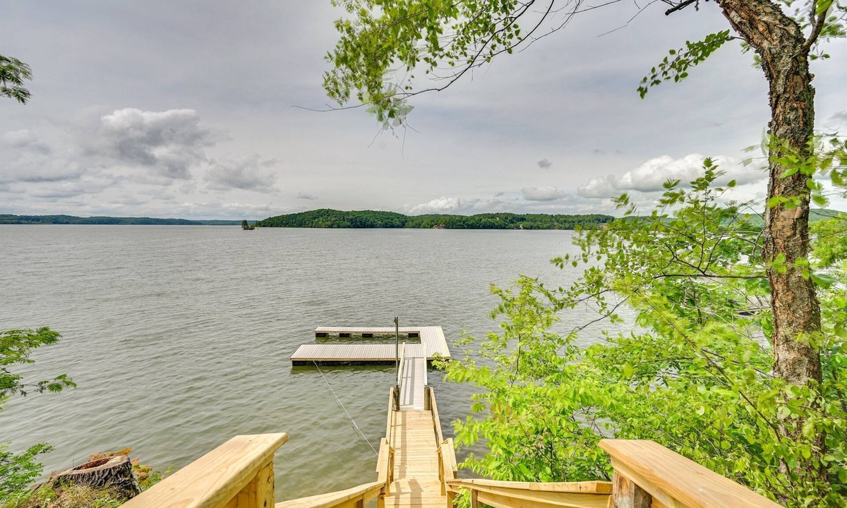Waverly House | Fox Berry Hill -Lakefront w/Dock, Launch & Hot Tub