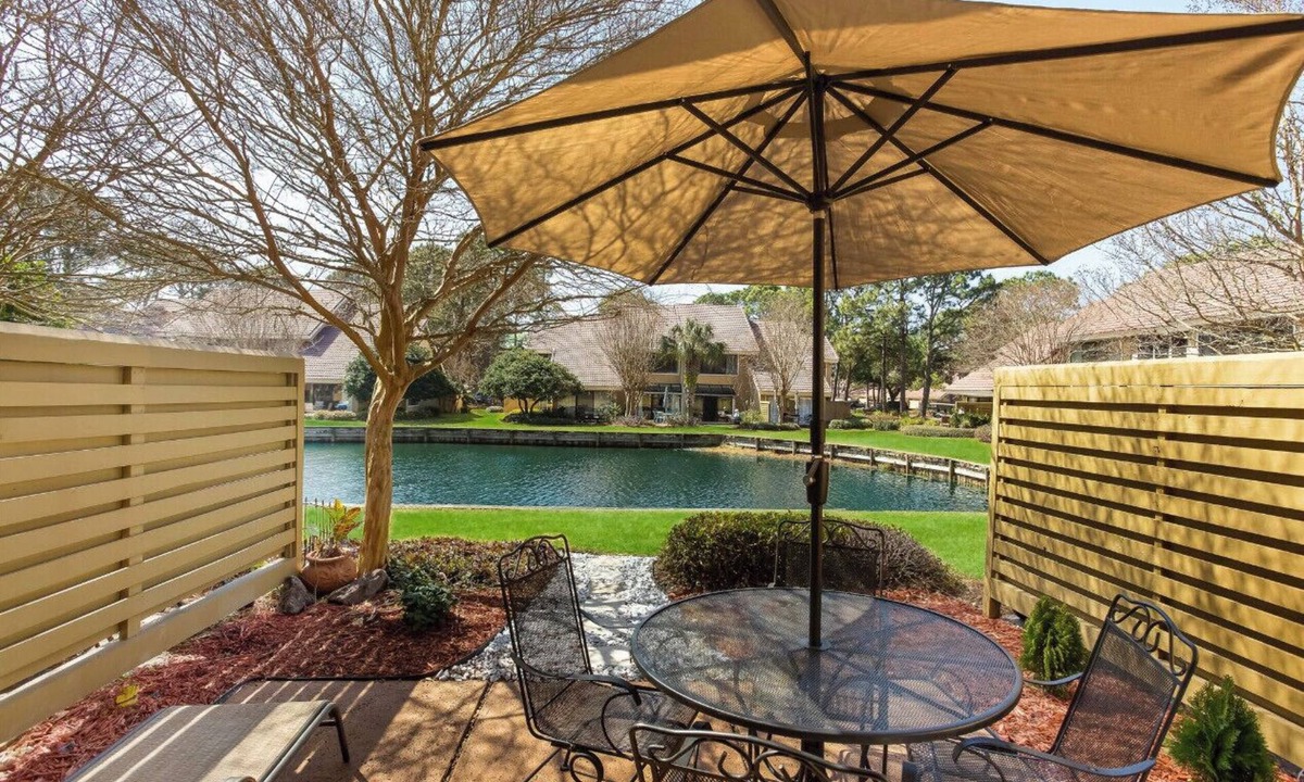 Sandestin Villa | FREE 2024 6 pass. GOLF CART 3 minutes. to beach! lake views! Mins. to dining