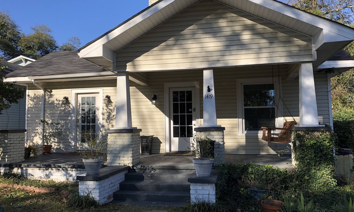 Summerville Apartment | Freshly Updated Farmhouse near Medical District
