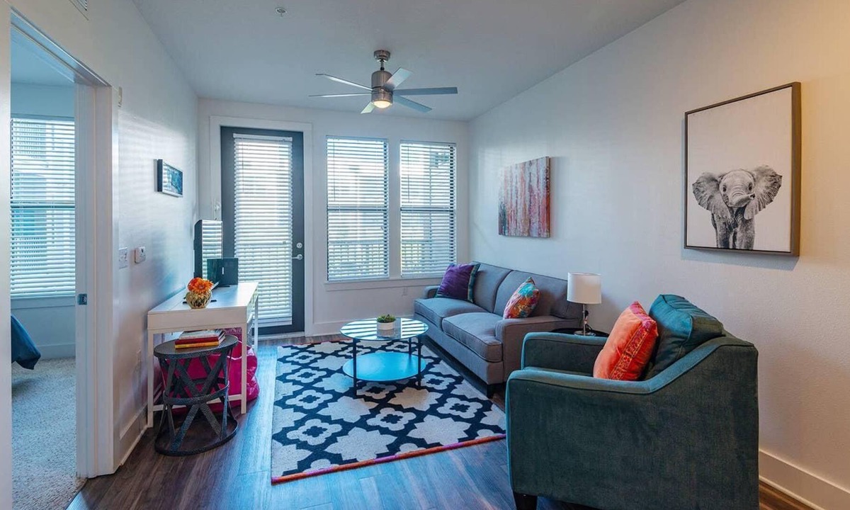 Frontdesk Apt Hyde Park | North Hyde Park