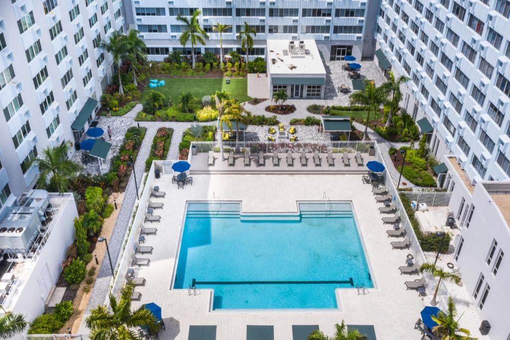 St. Petersburg Apartment | FRONTDESK The Wayland Apts Downtown St Pete