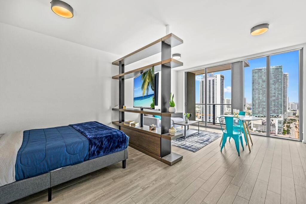 Downtown Miami Apartment | Full Access to Amenities with private unit