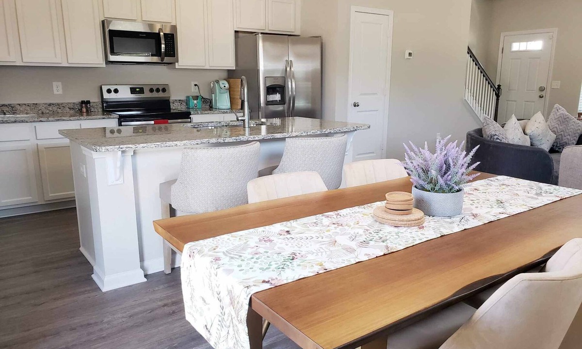 St. Andrews House | Fully furnished 3 bed, 2.5 bath near shopping, restaurants, and interstate