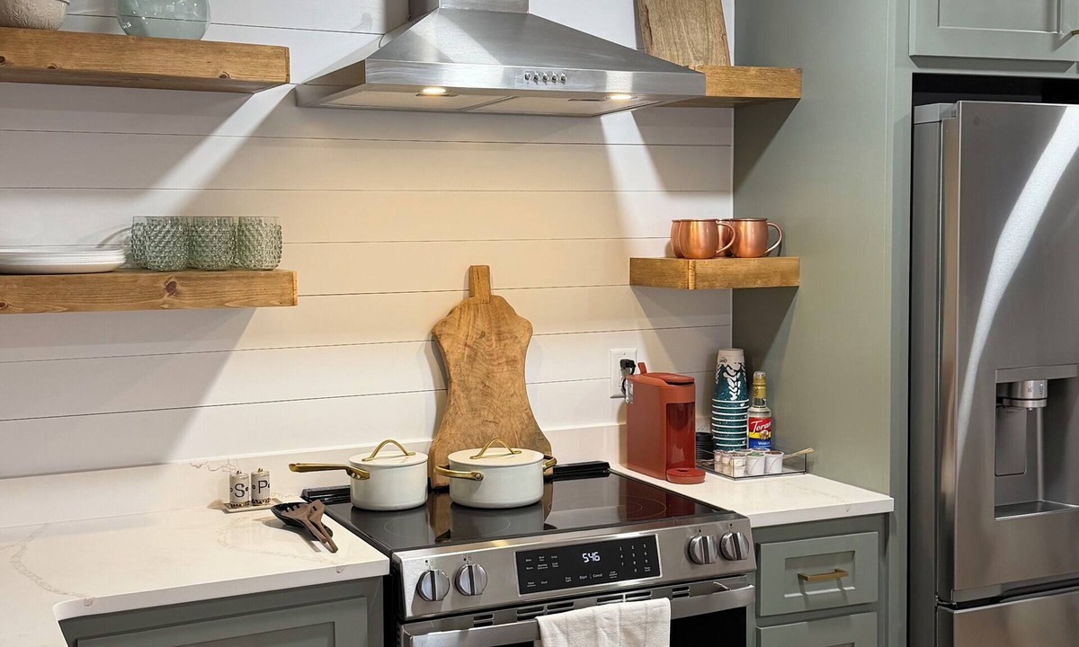 Albany Apartment | Fully renovated, modern apartment in town