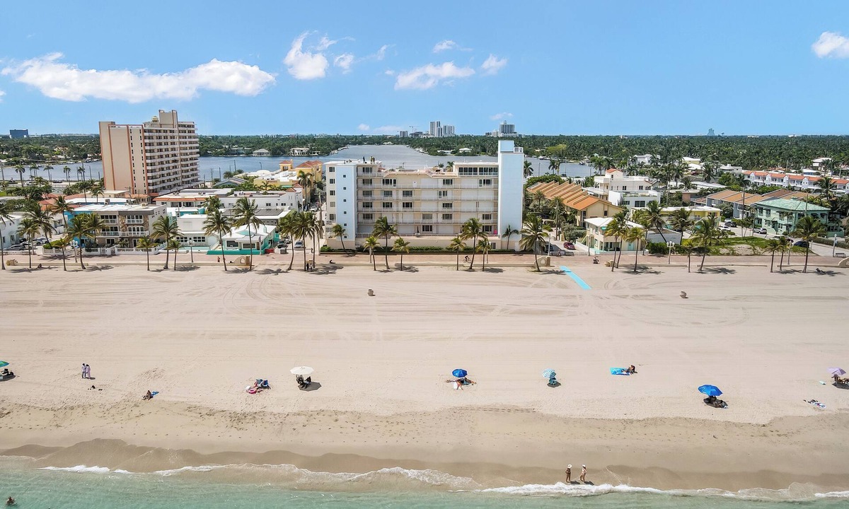 South Lake Condo | Furnished Beachfront Condo, Ocean Views, on the Hollywood Broadwalk!