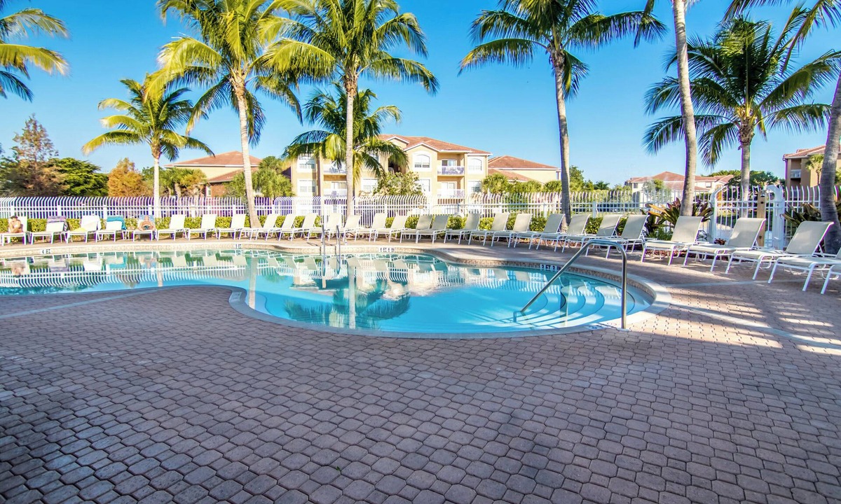 Gardens At Beachwalk Fort Myers | Iona