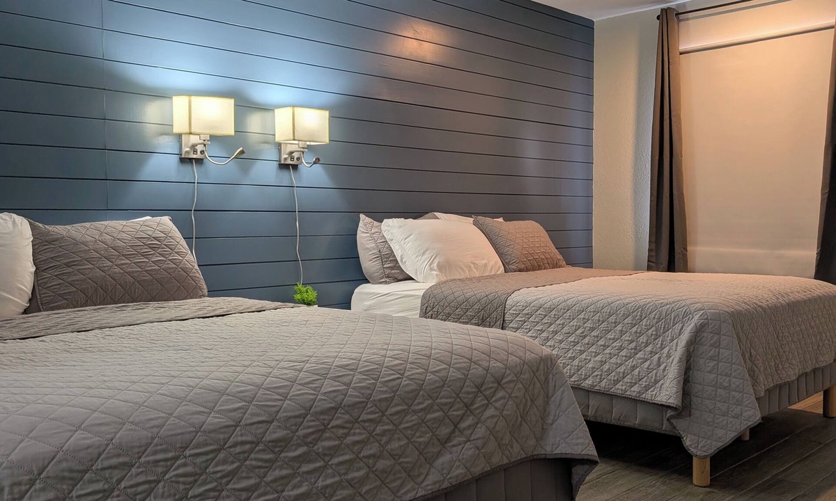 Lake City Hotel | Gateway Inn