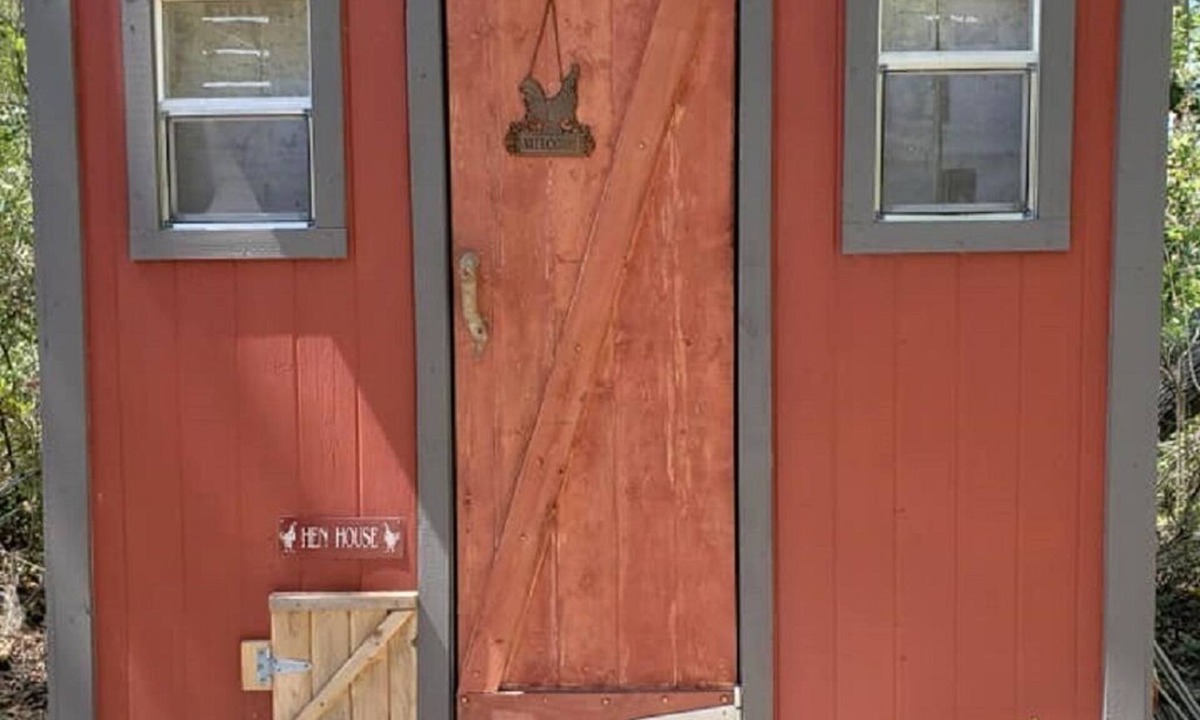 Telogia Cabin | Goat House Farm Stay Little Coop