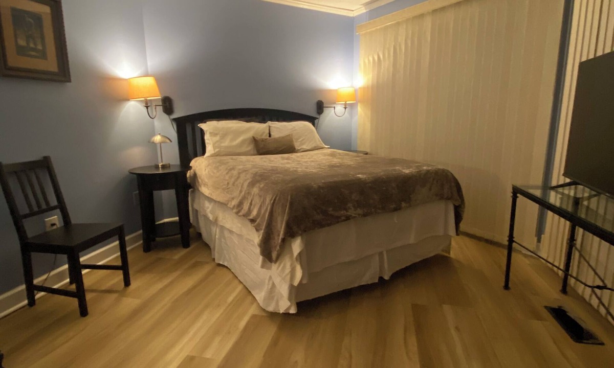 Foxfire Condo | Golf side getaway with scenic views and deck in Foxfire
