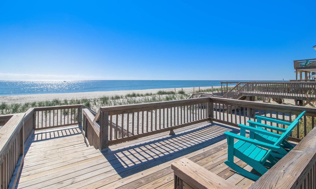 Oak Island House | Gorgeous Ocean Front Home, Steps to the Water, Dog Friendly, Sleeps 10