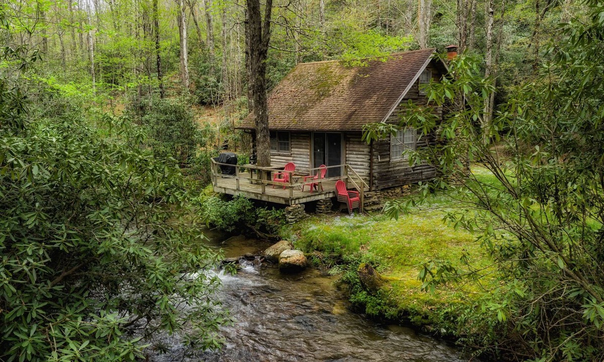 Kyle Cabin | Great Creekside Hideaway Rustic Cabin - Secluded, Creekside Family Cabin