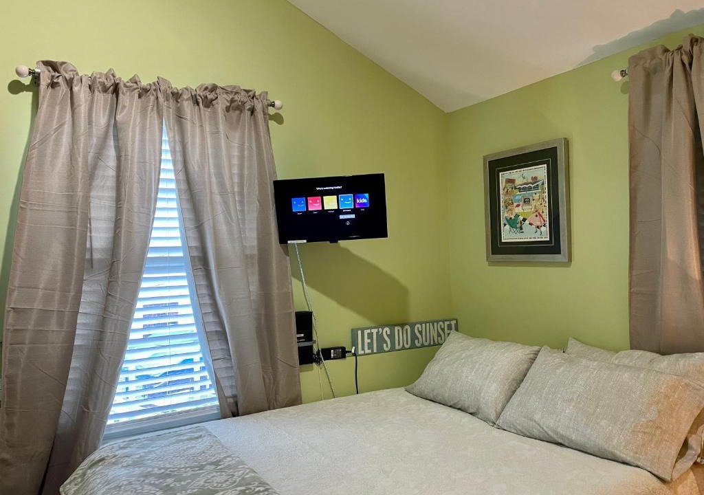 Historic Seaport Apartment | Great Old Town Location, Steps from Mallory Square