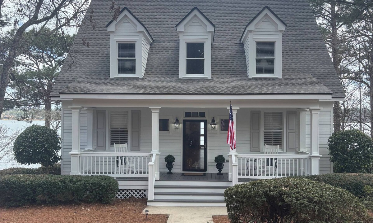 Eatonton Cottage | Great Waters gem! Spacious Waterfront Cottage! Family Friendly Getaway!