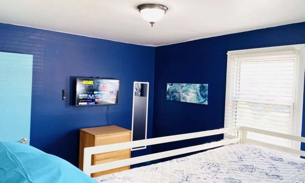 Chesapeake House | GreenCharm - King Suite, 3BR, 4TVs- 30Day discount
