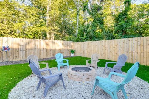 Parker House | Greenville Escape w/Deck + Fire Pit!