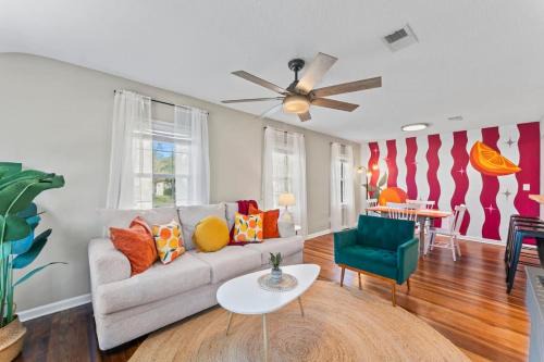 Lakeshore South House | Groovy Grove - Team Joseph Ellen