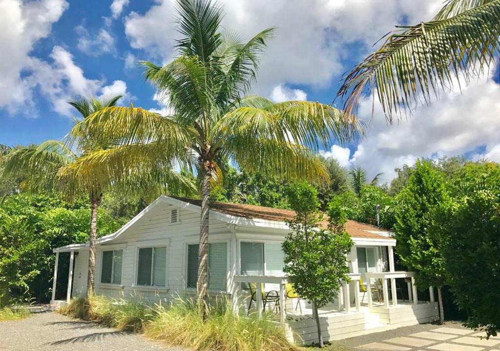 Southwest Coconut Grove House | Grove Bay Bungalow - 2/1 Gated Cottage-Walk to Bay