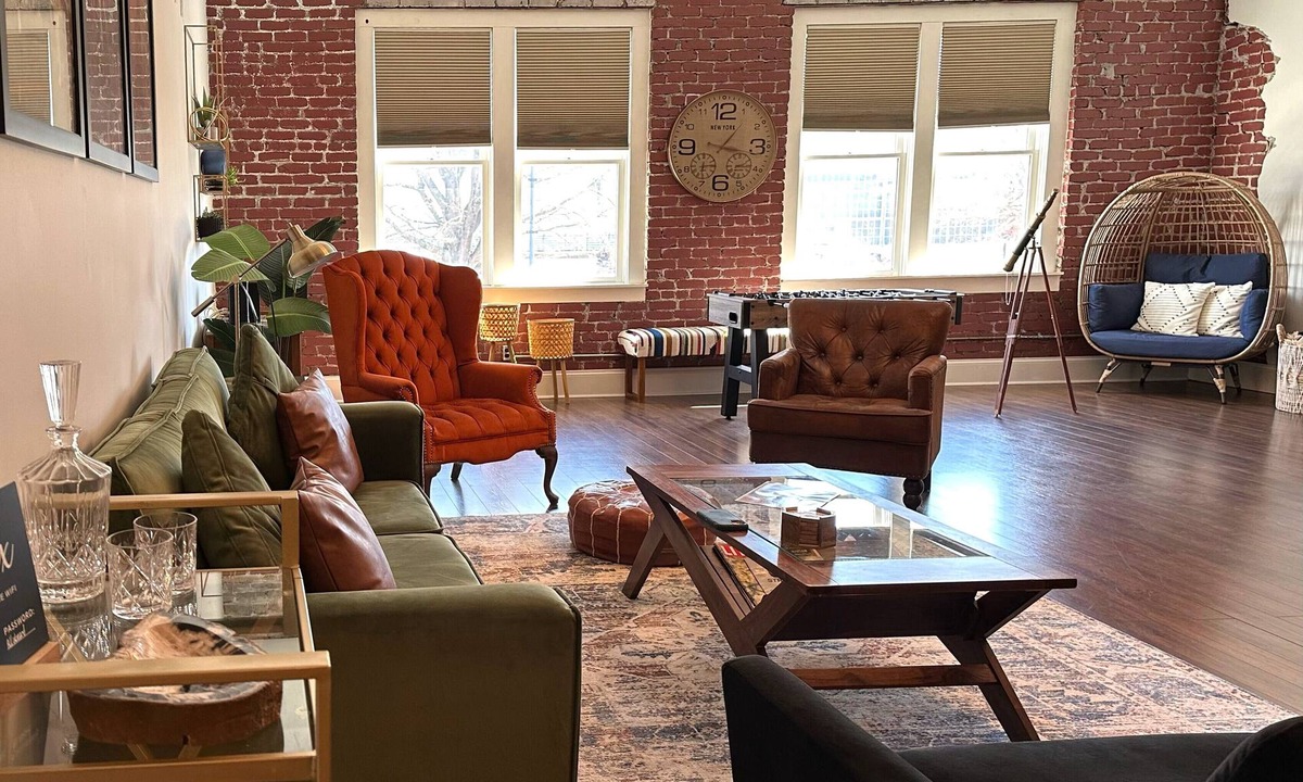 Spencer Condo | Guest Favorite! Spacious Loft Overlooking NC Transportation Museum