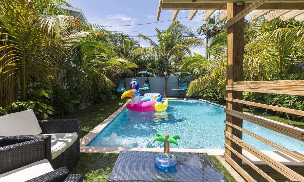 Grandview Heights House | Guesthouse Bungalows w/ Heated Pool, Patio, Bar, and Grills!