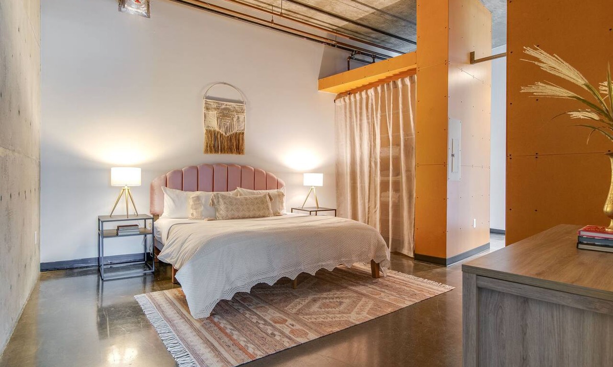 The Gulch Apartment | Gulch Condo - Work From Home or Explore Downtown!