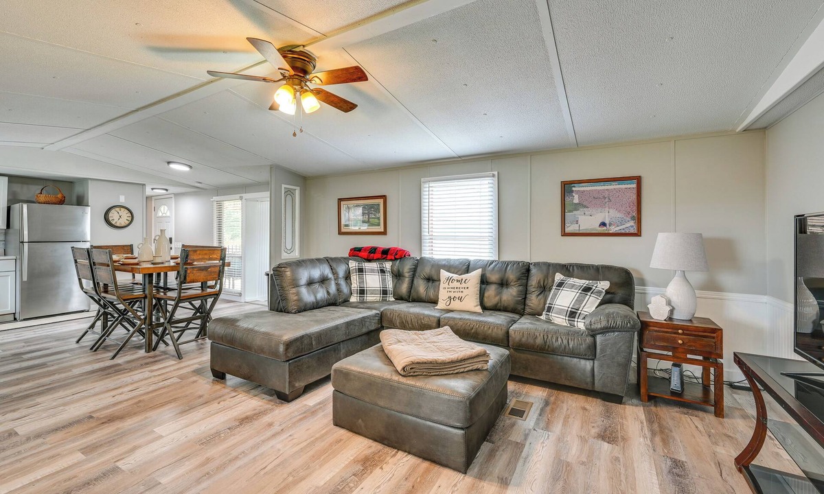 Brownsville Cottage | < Half-mi to Mammoth Cave! Family Home w/Yard