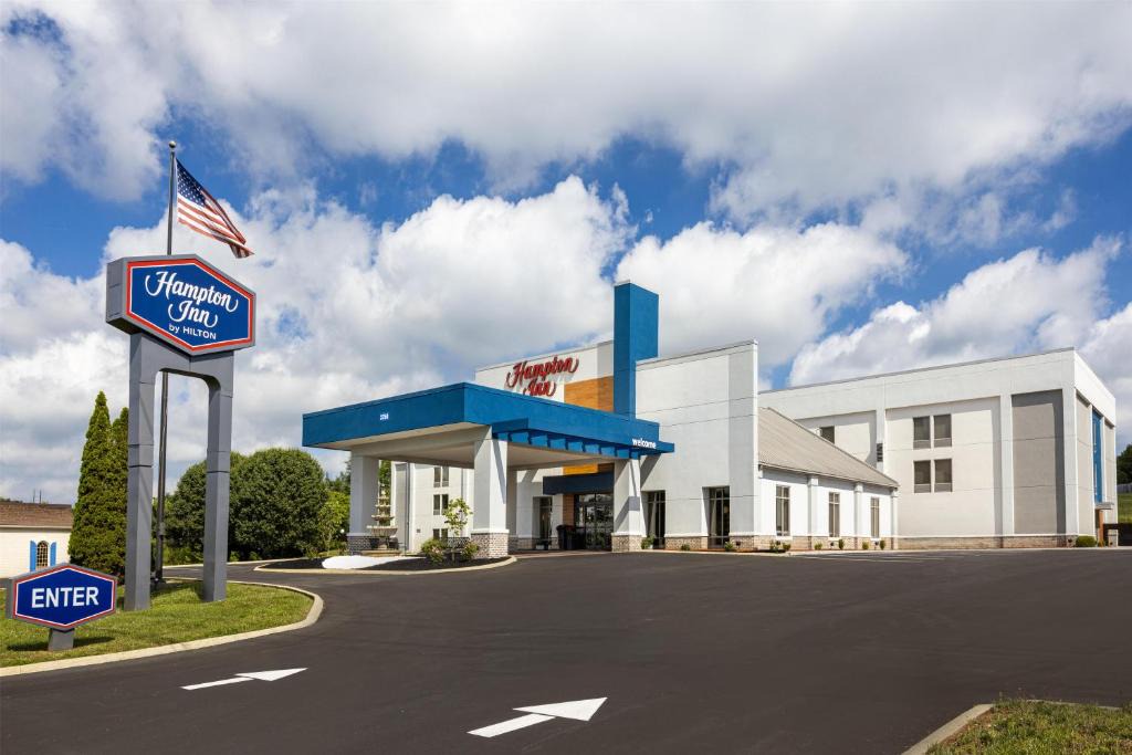 Morristown Hotel | Hampton Inn Morristown