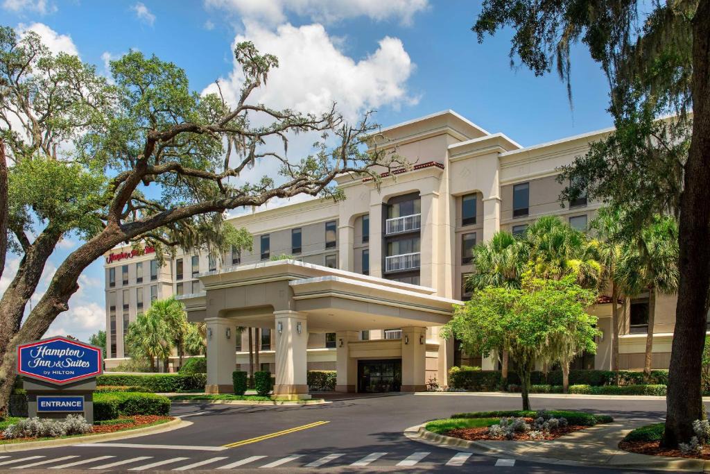 Lake Mary Hotel | Hampton Inn & Suites at Lake Mary Colonial Townpark