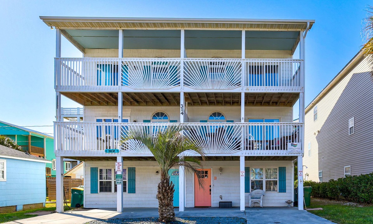 Kure Beach House | Happy As Clam: 4 Bedroom Duplex Across From Ocean w/View