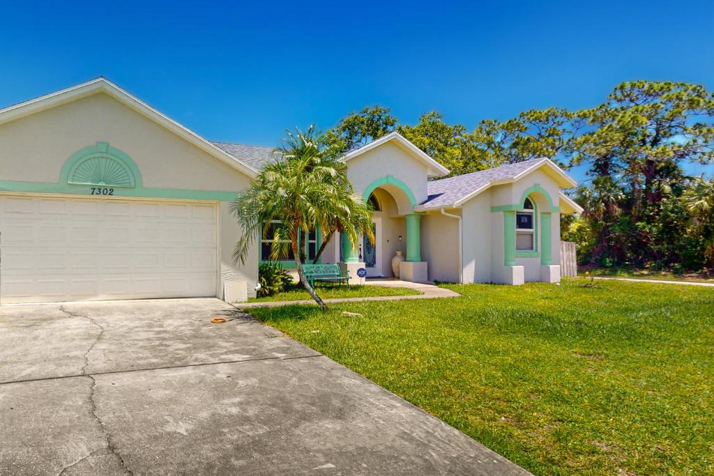 Lakewood Park House | Happy Beachy Casa