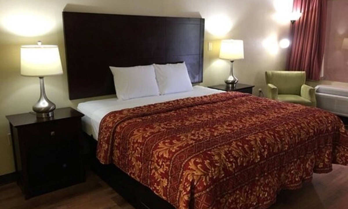 Havelock Hotel | Havelock Inn & Suites