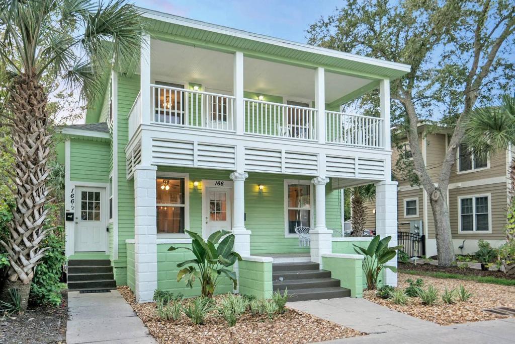 Downtown Historic District House | Heart of Downtown St. Aug, Roomy Duplex, Walk Everywhere!