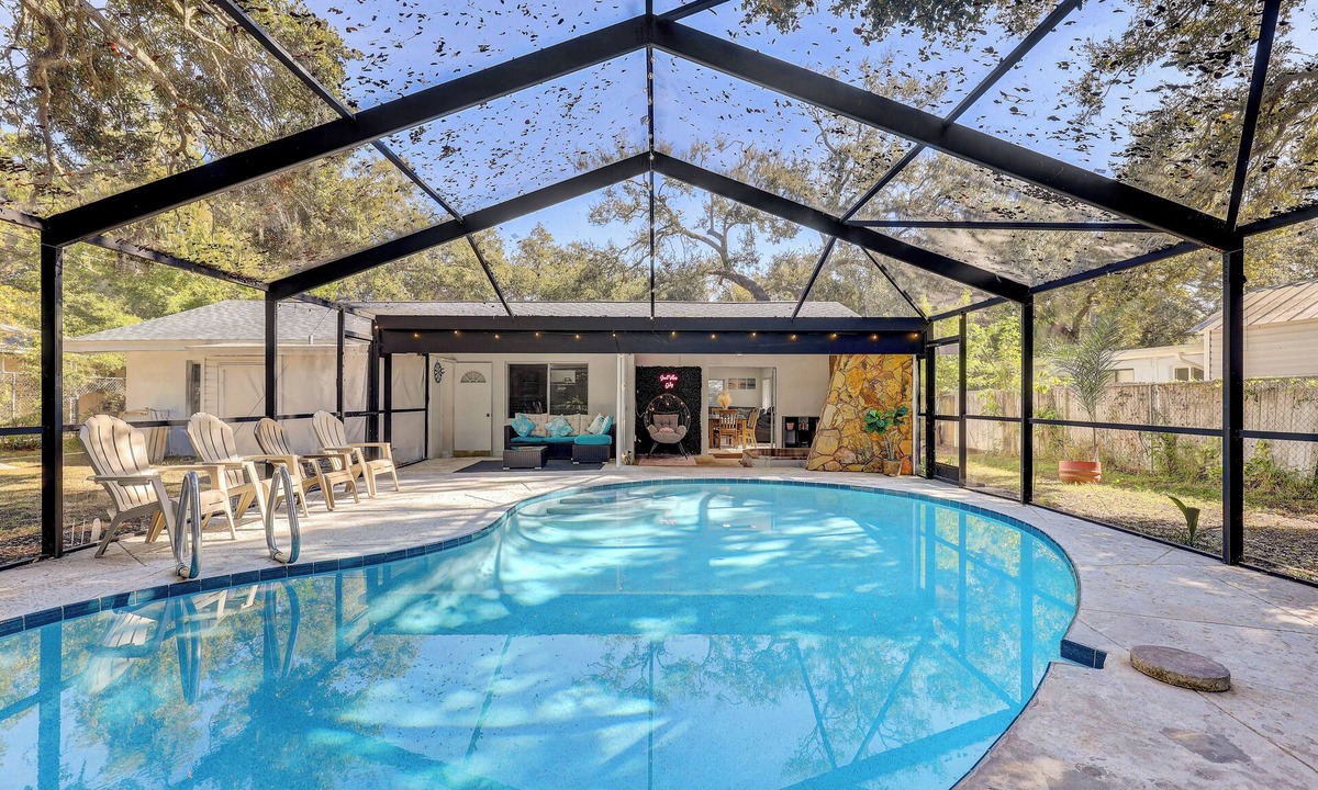 South Pinellas Community Council House | Heated Pool & Coffee Bar 5-min to Madeira Beach