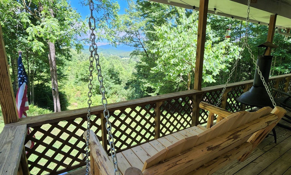 Franklin Cabin | Heaven on a hilltop *mountain*views*cozy*private