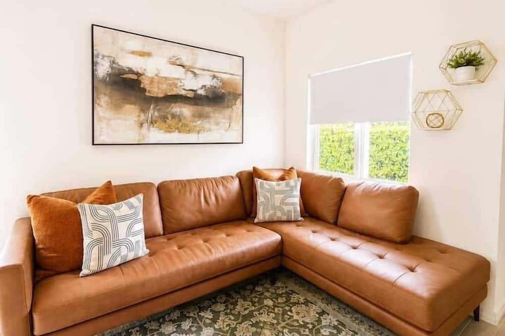 Middle River Terrace House | Hidden Gem | Near Beach, Las Olas & Downtown