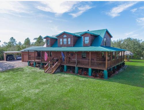 Frostproof House | Hidden Paradise Cabin Cozy Country Getaway