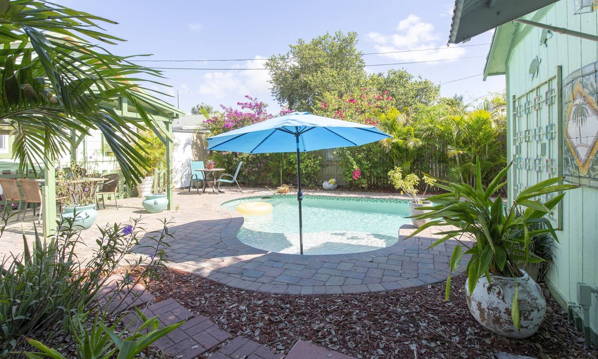 Cottage | Mango Groves