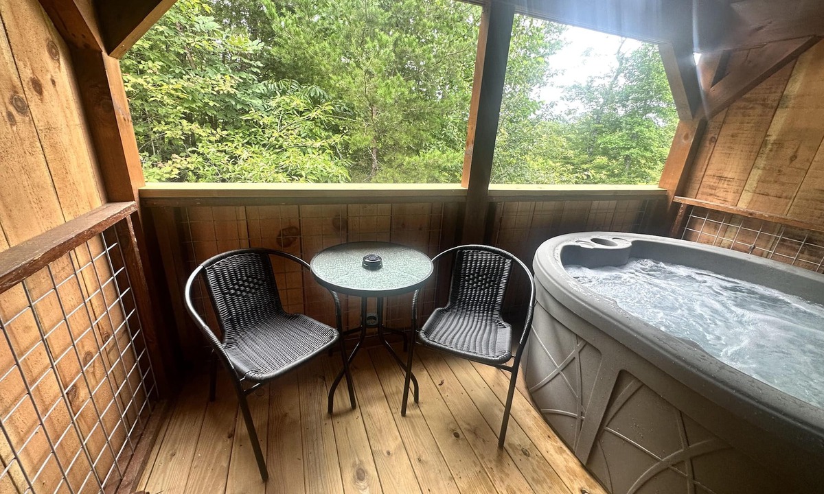 Union Mills Cabin | Hideaway Holler - Hot Tub, Fireplace, Wi-Fi