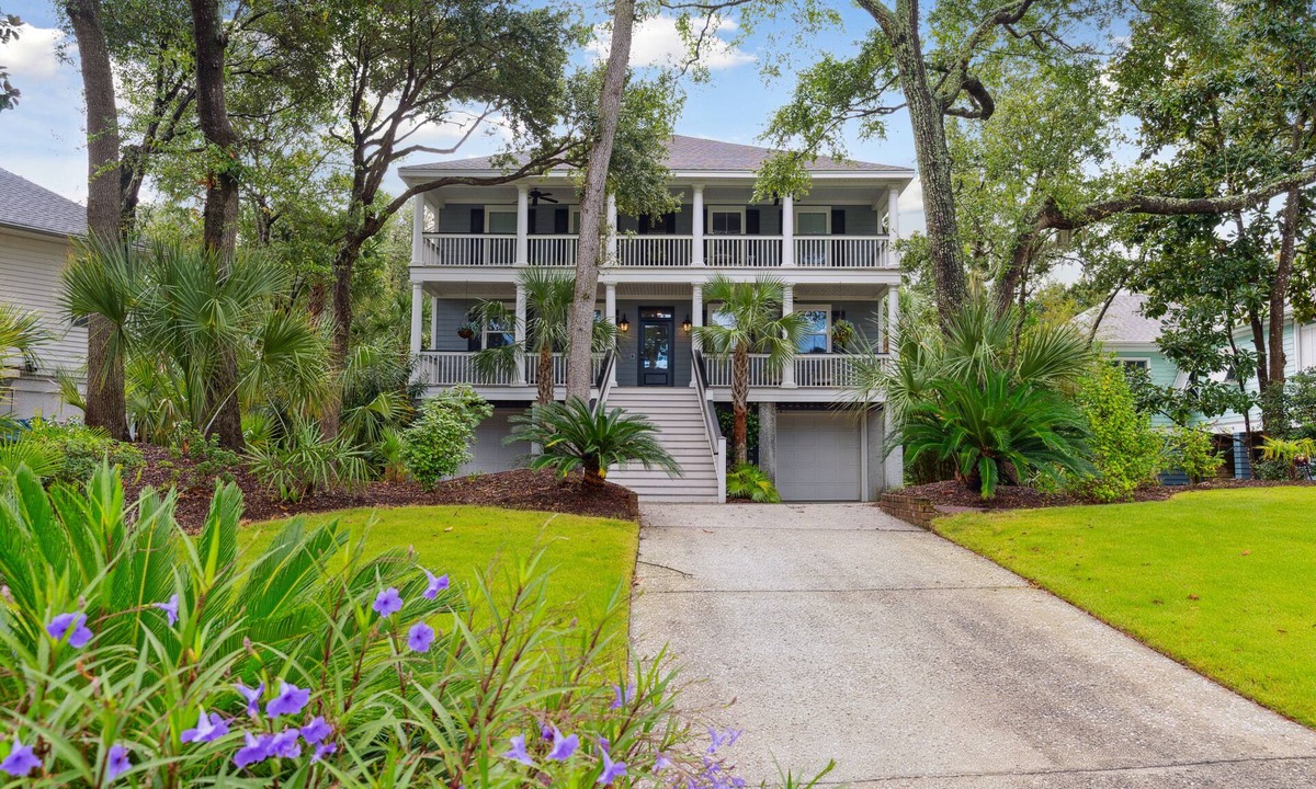 Sunset Point House | High-End Beach Home, Walking Distance to Beach & Close To Town - On The Half Shell!