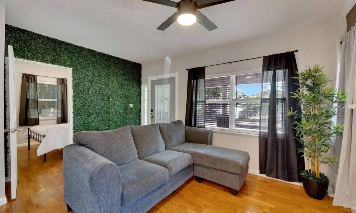 South Seminole Heights House | Hilda's Home away From Home