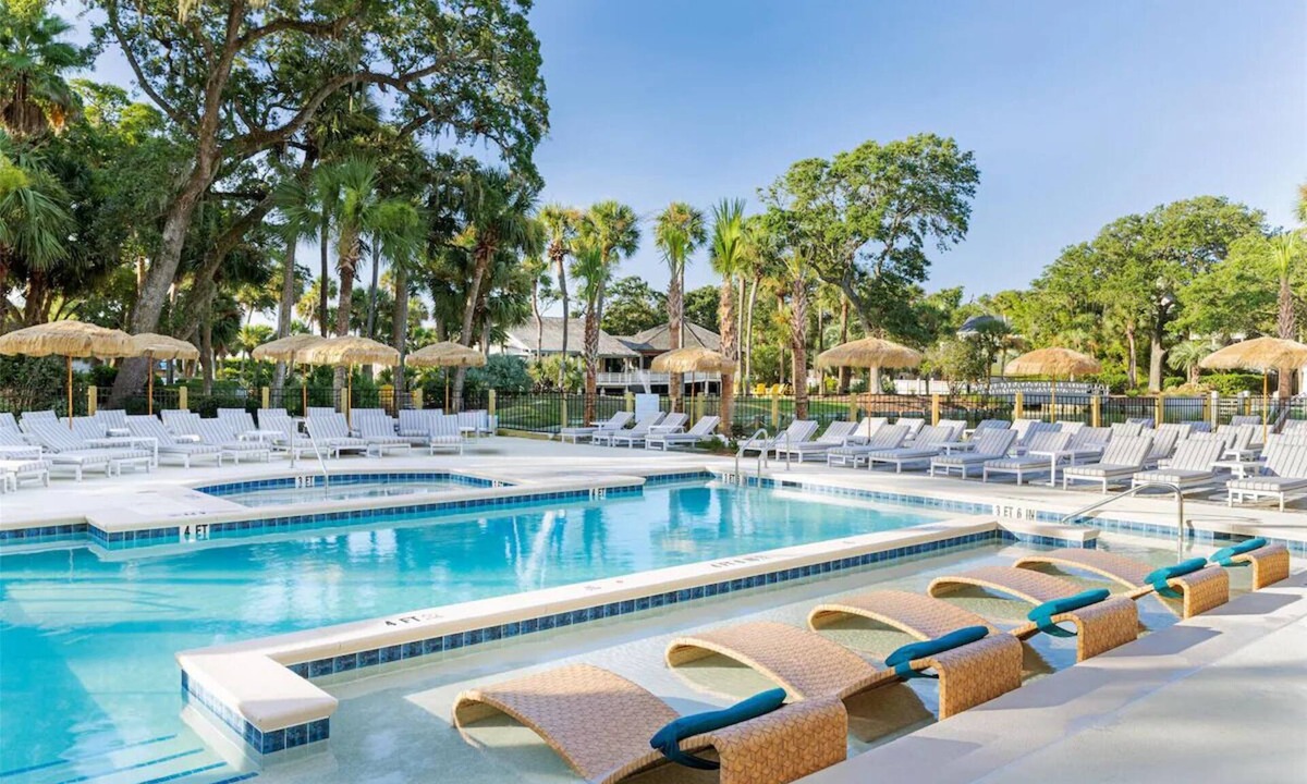 Shipyard Plantation Hotel | Hilton Head's Premier Beachfront Destination! 2 Outdoor Pools, Pets are Welcome!