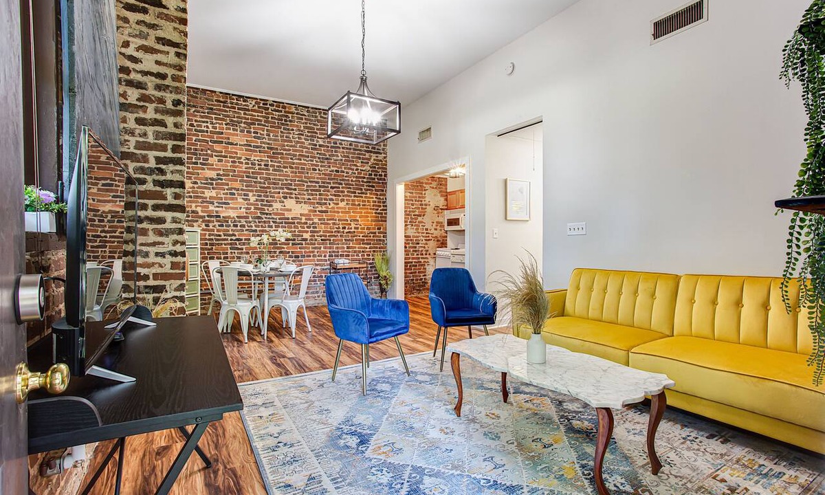 Athens Cottage | Historic, Downtown, 2BD, Wi-Fi, Streaming, Coffee - Holiday Home