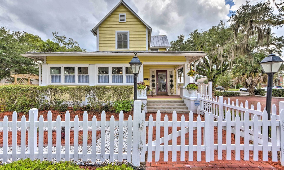 Green Cove Springs House | Historic Green Cove Springs Home - Walk to Coast!