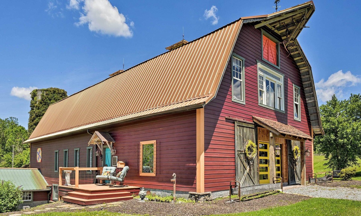 Wallburg House | Historic Winston-Salem Guest Barn on Farm!