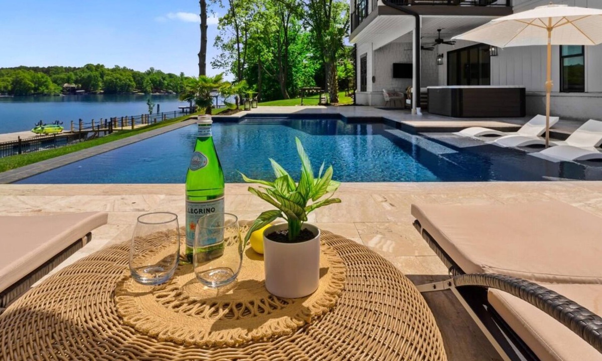 Mayhew House | Hogan Crest w/Heated Pool & Optional Boat Rental